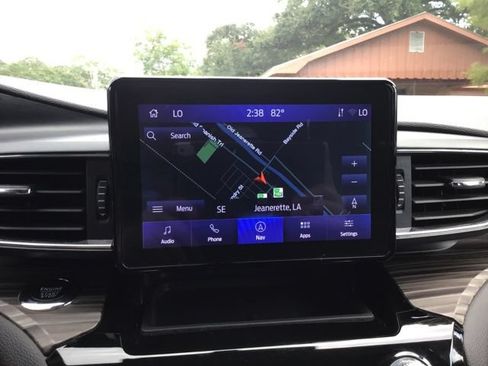 Used 2023 Ford Explorer Limited w/ Equipment Group 301A RWD image 17