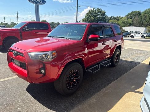 Used 2021 Toyota 4Runner SR5 Premium w/ Moonroof Package AWD/4WD image 1