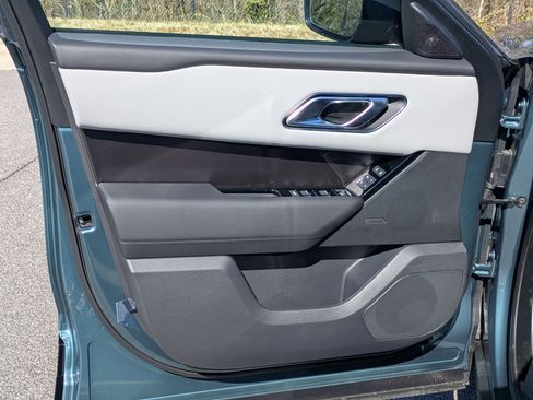 New 2026 Land Rover Range Rover Velar Dynamic SE image 17