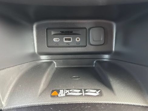 Used 2024 Chevrolet Equinox Premier AWD/4WD image 44