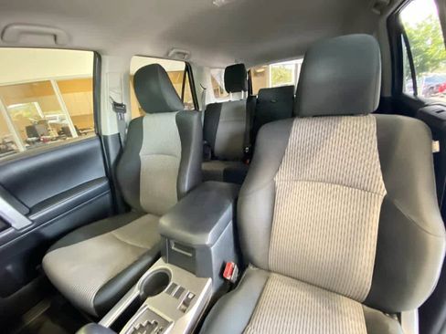 Used 2017 Toyota 4Runner SR5 AWD/4WD image 14