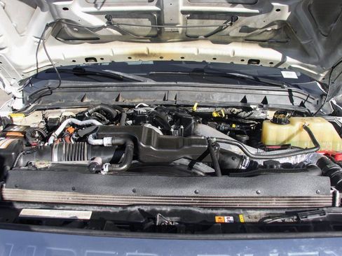 Used 2016 Ford F550 2WD Crew Cab Super Duty image 12