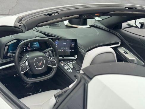 Used 2023 Chevrolet Corvette Stingray w/ Z51 Performance Package image 17