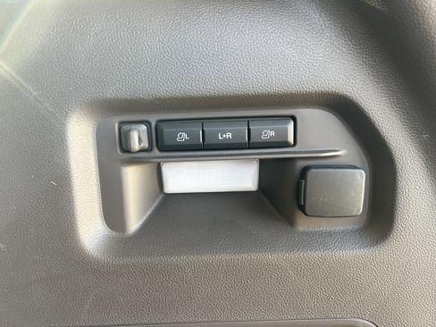 Used 2022 Ford Explorer Platinum w/ Equipment Group 601A image 40