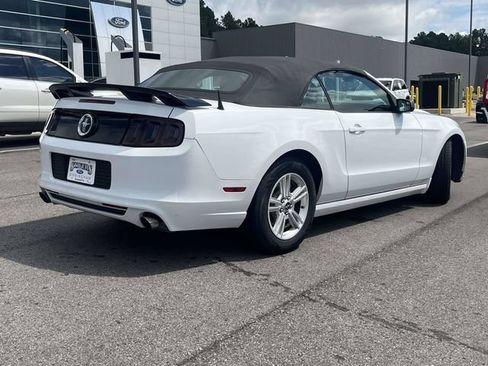 Used 2014 Ford Mustang Convertible RWD image 3