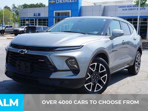 Used 2025 Chevrolet Blazer RS FWD image 3