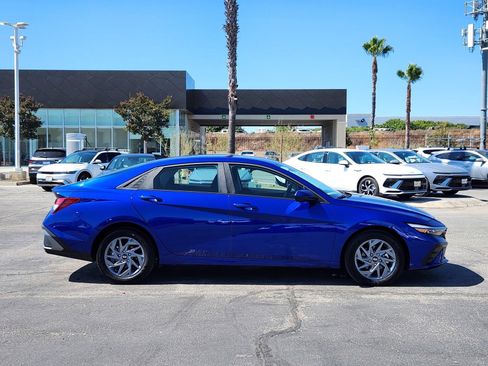 Used 2024 Hyundai Elantra SEL FWD image 8