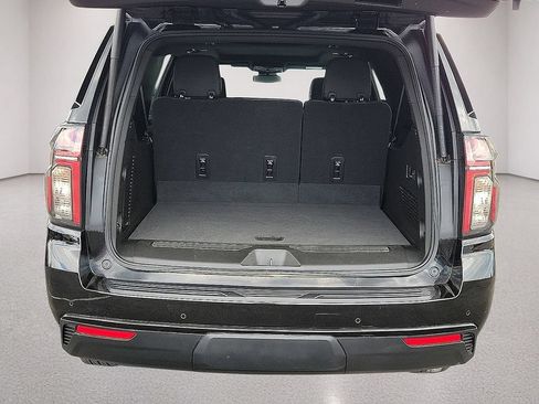 Used 2023 Chevrolet Suburban RST w/ Luxury Package AWD/4WD image 8
