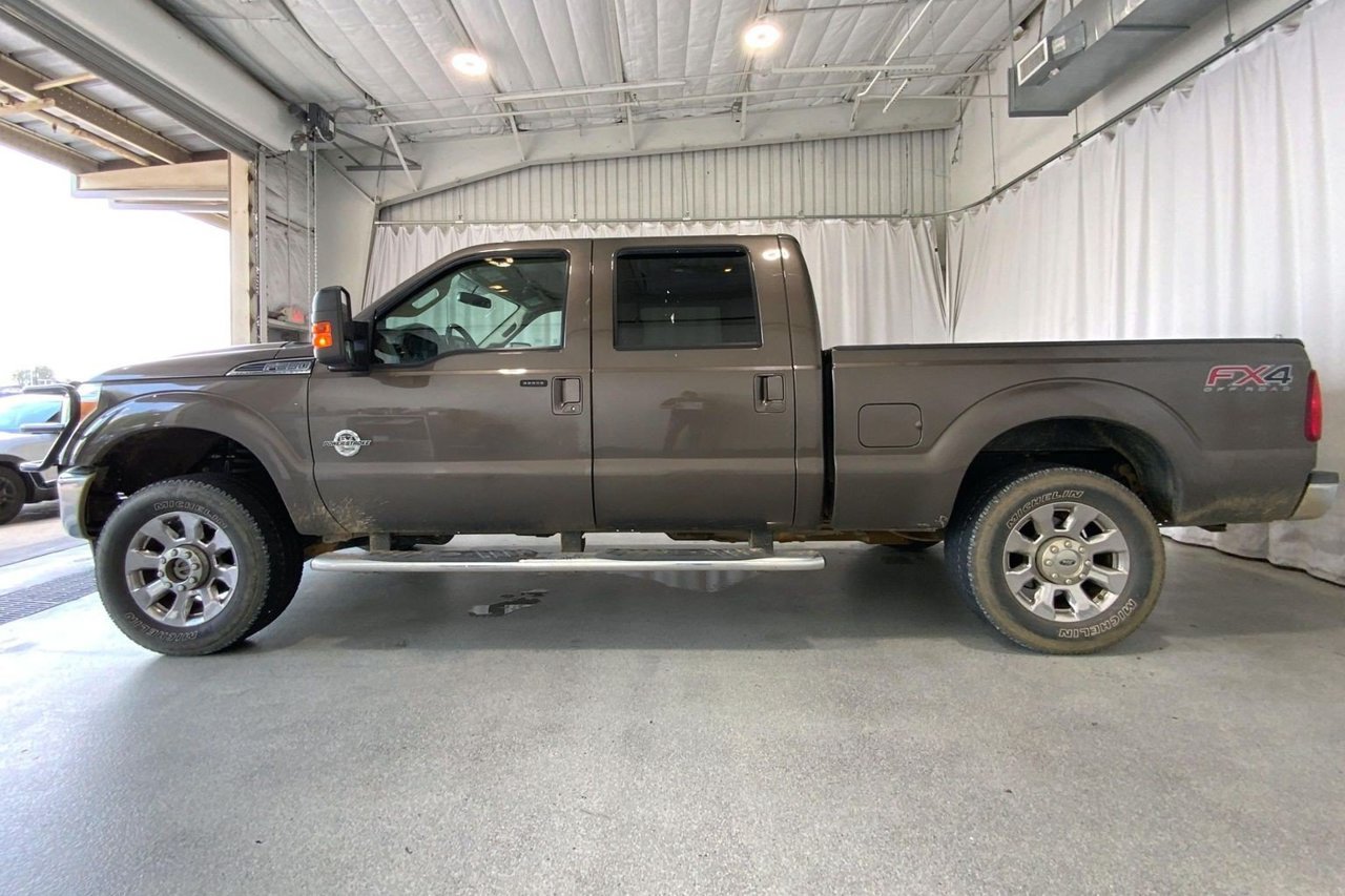 Used 2016 Ford F250 Lariat w/ Lariat Interior Package AWD/4WD image 26