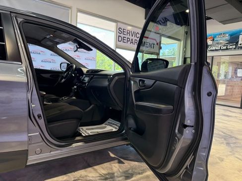 Used 2020 Nissan Rogue Sport S FWD image 45