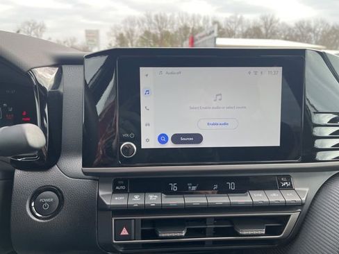 Used 2025 Toyota Camry SE image 15