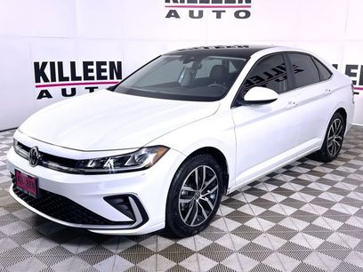 Used 2025 Volkswagen Jetta SE w/ Sunroof Package