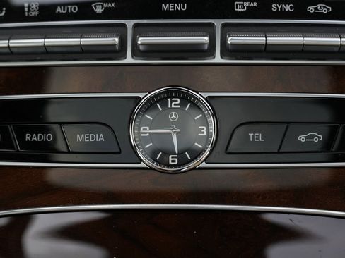 Used 2019 Mercedes-Benz E 300 4MATIC image 43