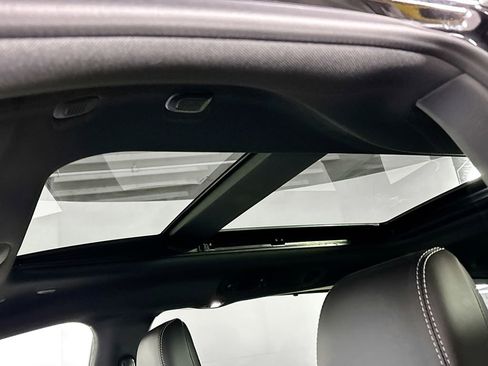 New 2026 Chrysler Pacifica Limited image 19