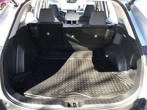 Used 2019 Toyota RAV4 XLE image 17