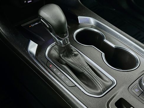 Used 2023 Chevrolet Traverse Premier w/ Redline Edition image 17