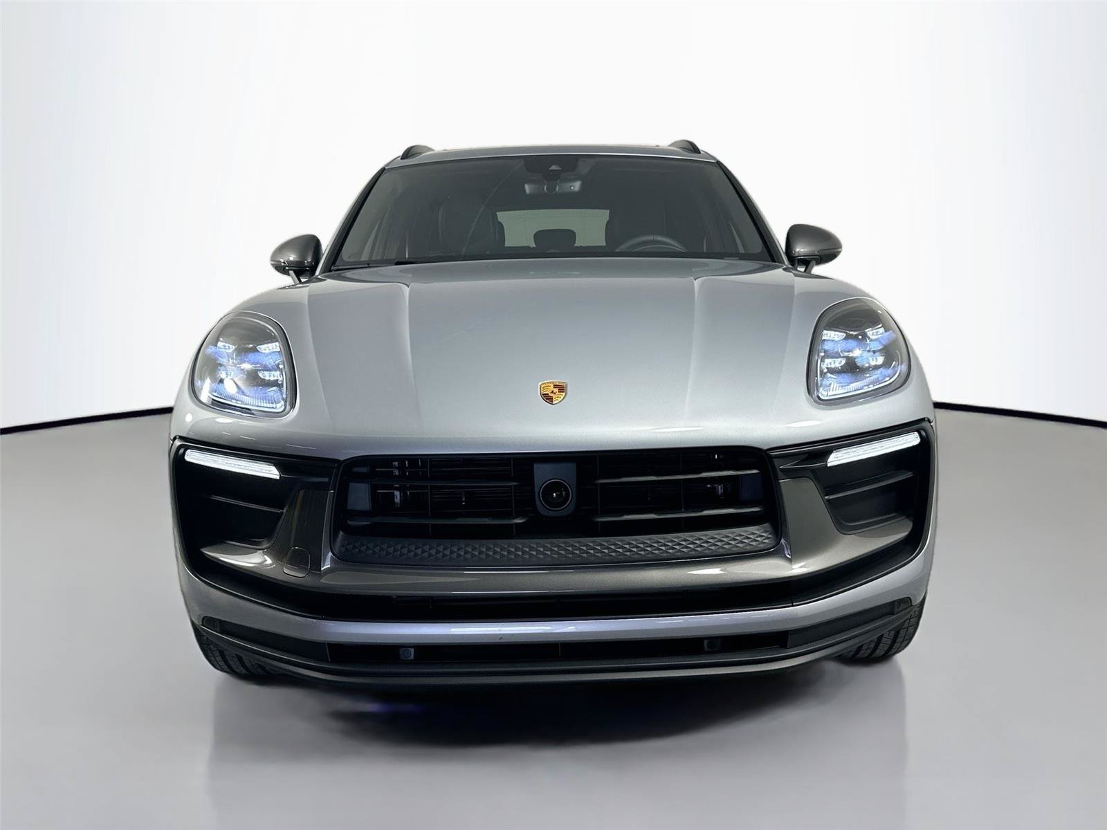 Used 2026 Porsche Macan Turbo AWD/4WD image 10