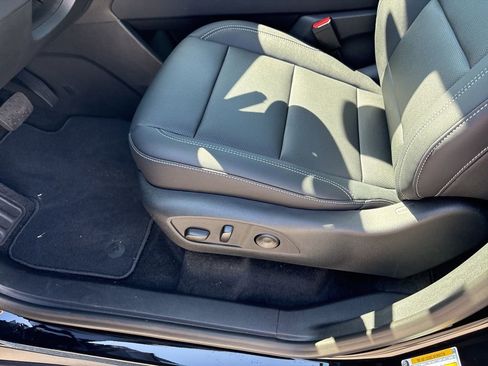 New 2026 Chevrolet Traverse LT w/ Sun and Wheel Package FWD image 26