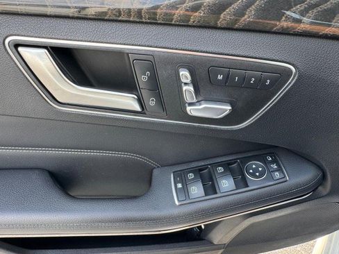 Used 2016 Mercedes-Benz E 350 4MATIC Sedan image 11