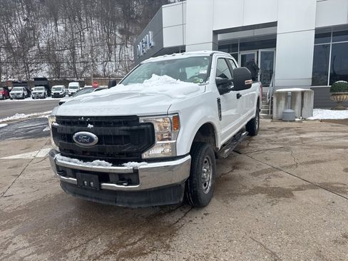 Used 2022 Ford F250 XL w/ Power Equipment Group image 3