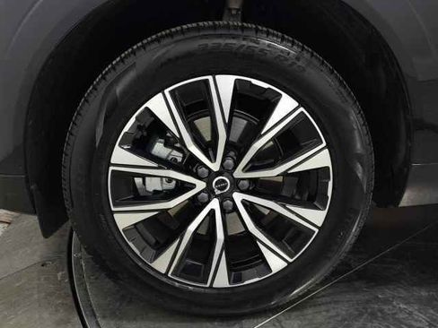 Certified 2025 Volvo XC60 B5 Core image 15