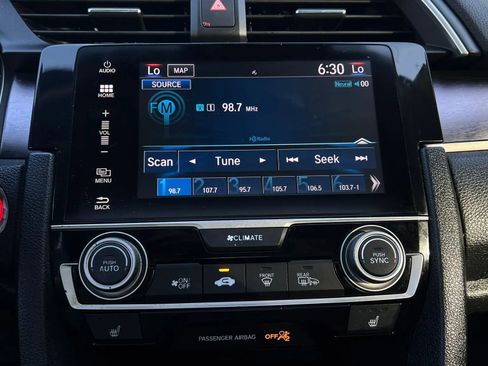 Used 2017 Honda Civic Touring image 32
