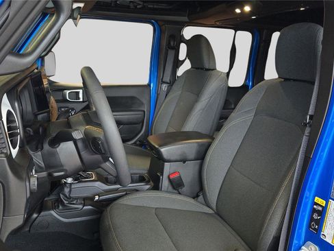 Used 2024 Jeep Wrangler Unlimited w/ Convenience Group AWD/4WD image 12