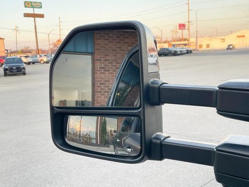 Used 2022 Ford F350 Platinum image 35