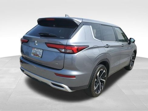 Used 2024 Mitsubishi Outlander SE AWD/4WD image 4