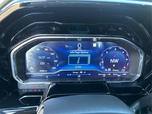 Used 2023 Chevrolet Silverado 1500 LT AWD/4WD image 16