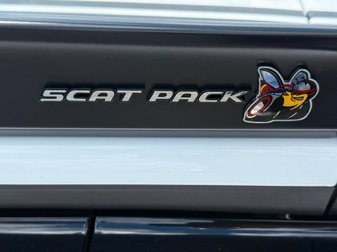 Used 2022 Dodge Challenger R/T Scat Pack RWD image 10