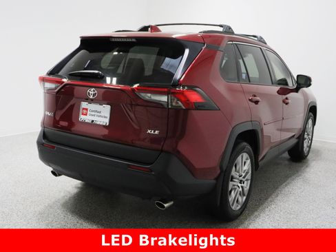 Used 2023 Toyota RAV4 XLE Premium image 7