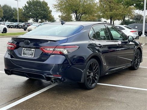 Used 2022 Toyota Camry XSE image 4