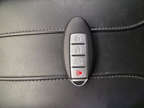 Used 2019 Nissan Rogue SV w/ Sun & Sound Touring Package image 32