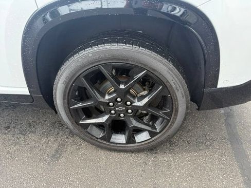 Used 2024 Chevrolet Traverse RS w/ LPO, Floor Liner Package AWD/4WD image 5