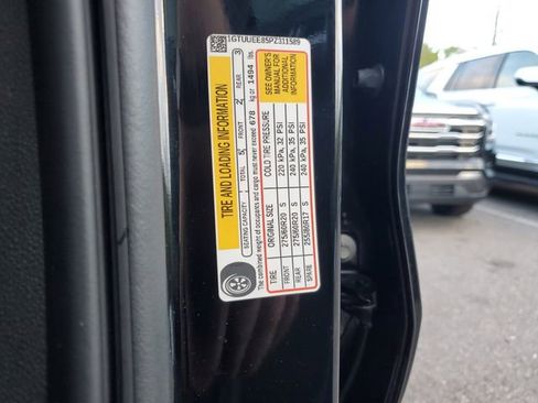 Used 2023 GMC Sierra 1500 AT4 w/ AT4 Premium Package image 32