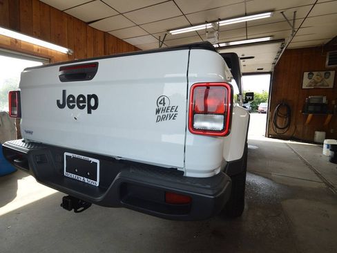 Used 2022 Jeep Gladiator Sport AWD/4WD image 20