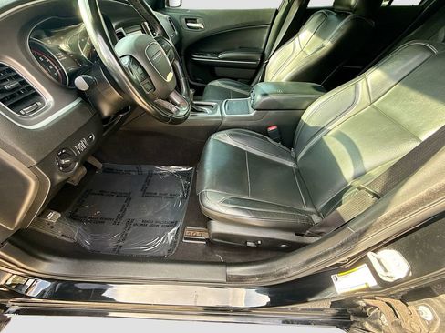 Used 2022 Dodge Charger SXT w/ Leather Interior Group RWD image 18