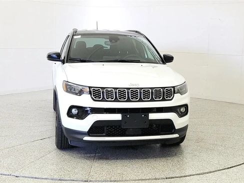 Used 2025 Jeep Compass Limited AWD/4WD image 2