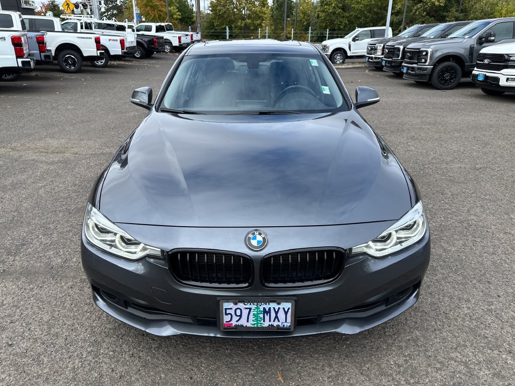 Used 2018 BMW 320i xDrive Sedan AWD/4WD image 9