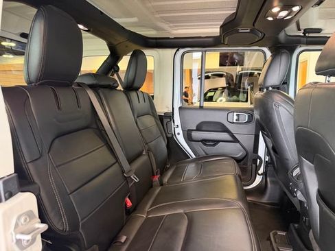 Used 2022 Jeep Wrangler Unlimited Sahara w/ Cold Weather Group AWD/4WD image 21