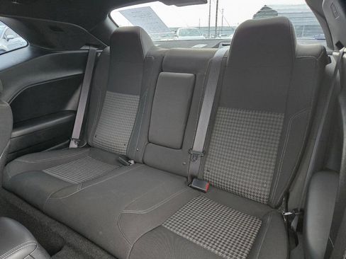 Used 2019 Dodge Challenger SXT RWD image 38