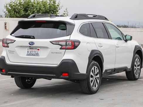 Used 2024 Subaru Outback Premium AWD/4WD image 5