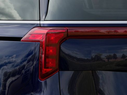 New 2027 Kia Carnival FWD image 11