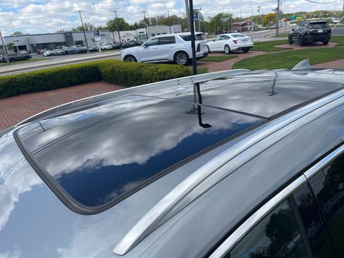 Used 2025 Cadillac XT5 Premium Luxury AWD/4WD image 12