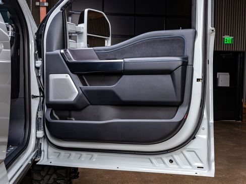 Used 2026 Ford F450 Platinum image 37