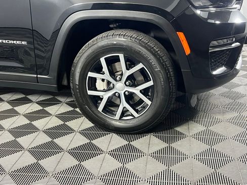 Used 2024 Jeep Grand Cherokee Limited image 12