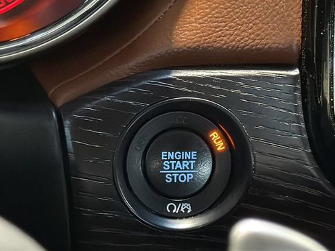Used 2019 Jeep Grand Cherokee Summit AWD/4WD image 36