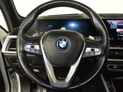 Used 2025 BMW X5 xDrive50e image 13