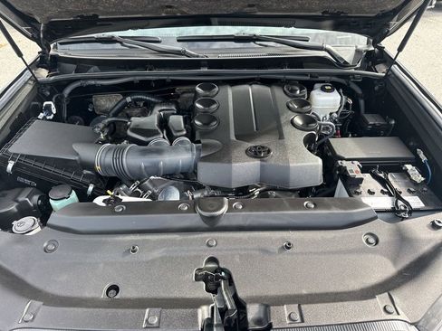 Used 2024 Toyota 4Runner SR5 image 31